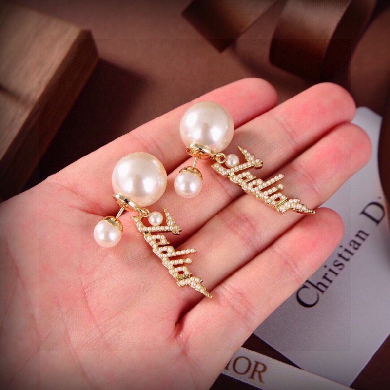 chr1st1an D10r earrings